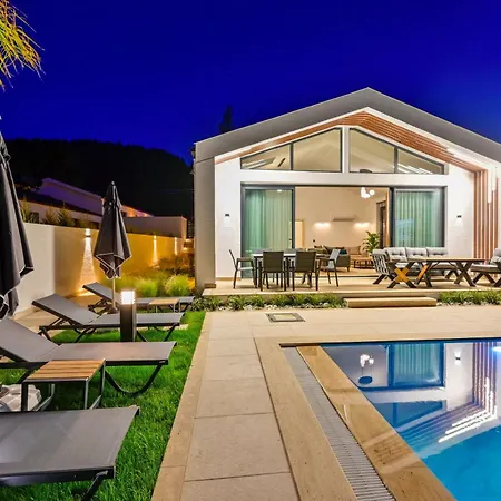 Odella - Luxury For 6 In Seydikemer Zorlar