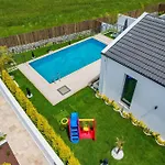 Odella - Luxury For 6 In Seydikemer Zorlar Villa