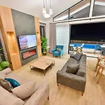 Odella - Luxury For 6 In Seydikemer Zorlar Villa